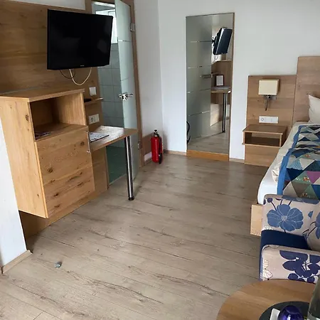 Falkenseer Hof Szálloda *