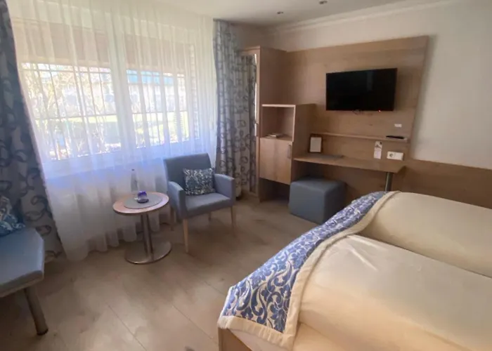 Falkenseer Hof Szálloda *